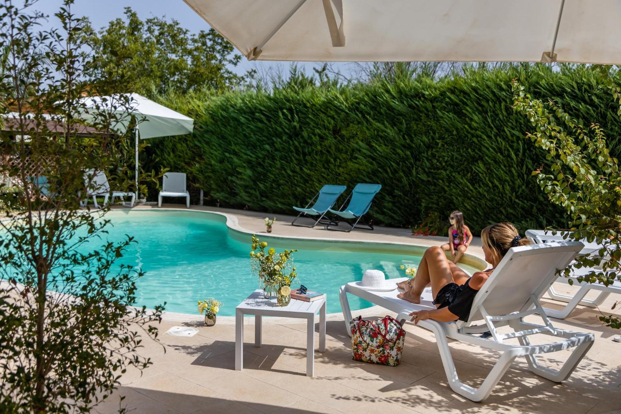 La Collina Di Montegrappa: Villa Suites with Private and Shared Pools Tuglie Exterior photo