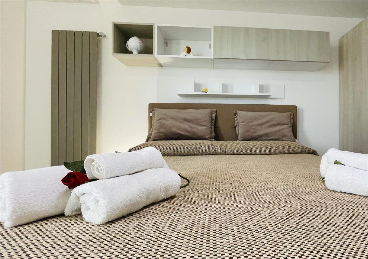 La Collina Di Montegrappa: Villa Suites with Private and Shared Pools Tuglie Exterior photo